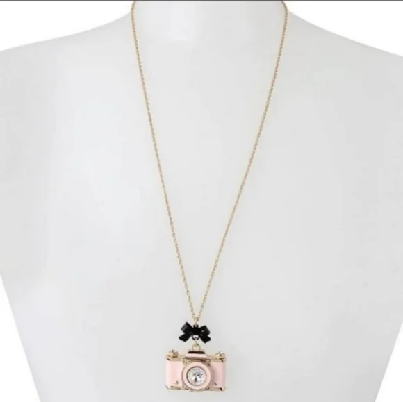Betsey Johnson Pink Camera Pendant Necklace with Black Bow NWT! Rare! - Picture 3 of 16